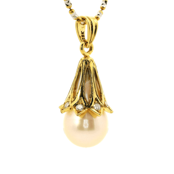 11.5 CT Natural Pearl Diamond Pendant 18K Yellow Gold