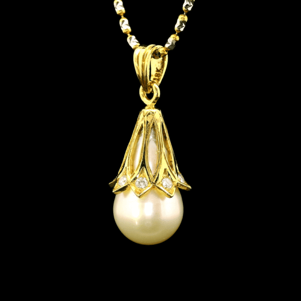 11.5 CT Natural Pearl Diamond Pendant 18K Yellow Gold