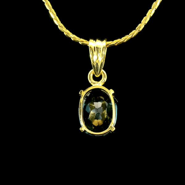 2.20ct Oval Cut natural Topaz Pendant 18K Yellow Gold
