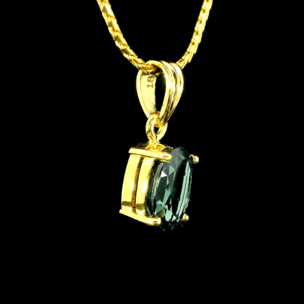 2.20ct Oval Cut natural Topaz Pendant 18K Yellow Gold